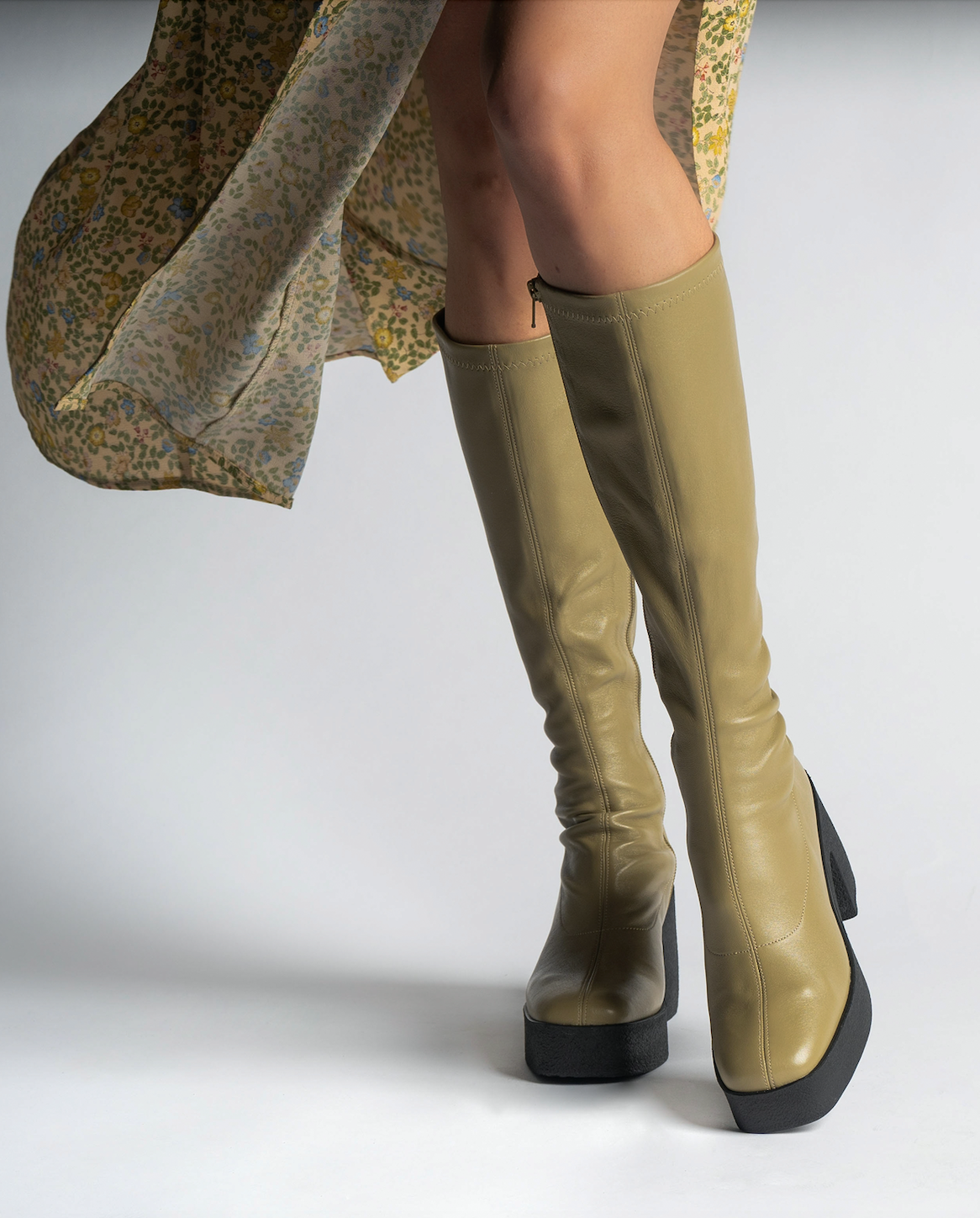 Izumi Khaki Stretch Leather Chunky Boots - 8